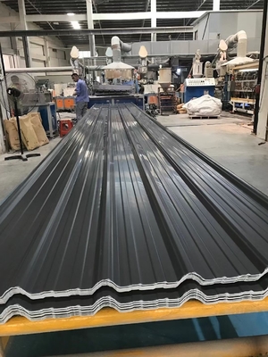 Upvc τραπεζοειδές κεραμίδι 930mm στεγών υλικού κατασκευής σκεπής ζαρωμένο φύλλα πλάτος